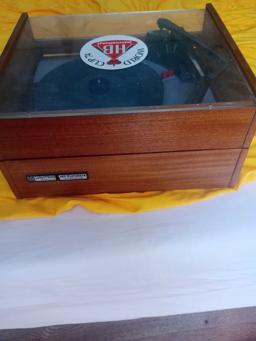Unitra Fonica na licencji AEG Telefunken. Gramofon w pełni sprawny