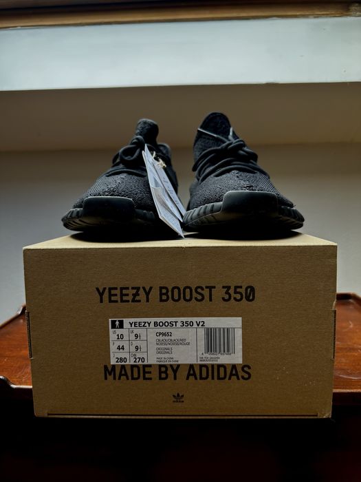 Yeezy Boost 350 V2 Black Red Bred rozm. 44