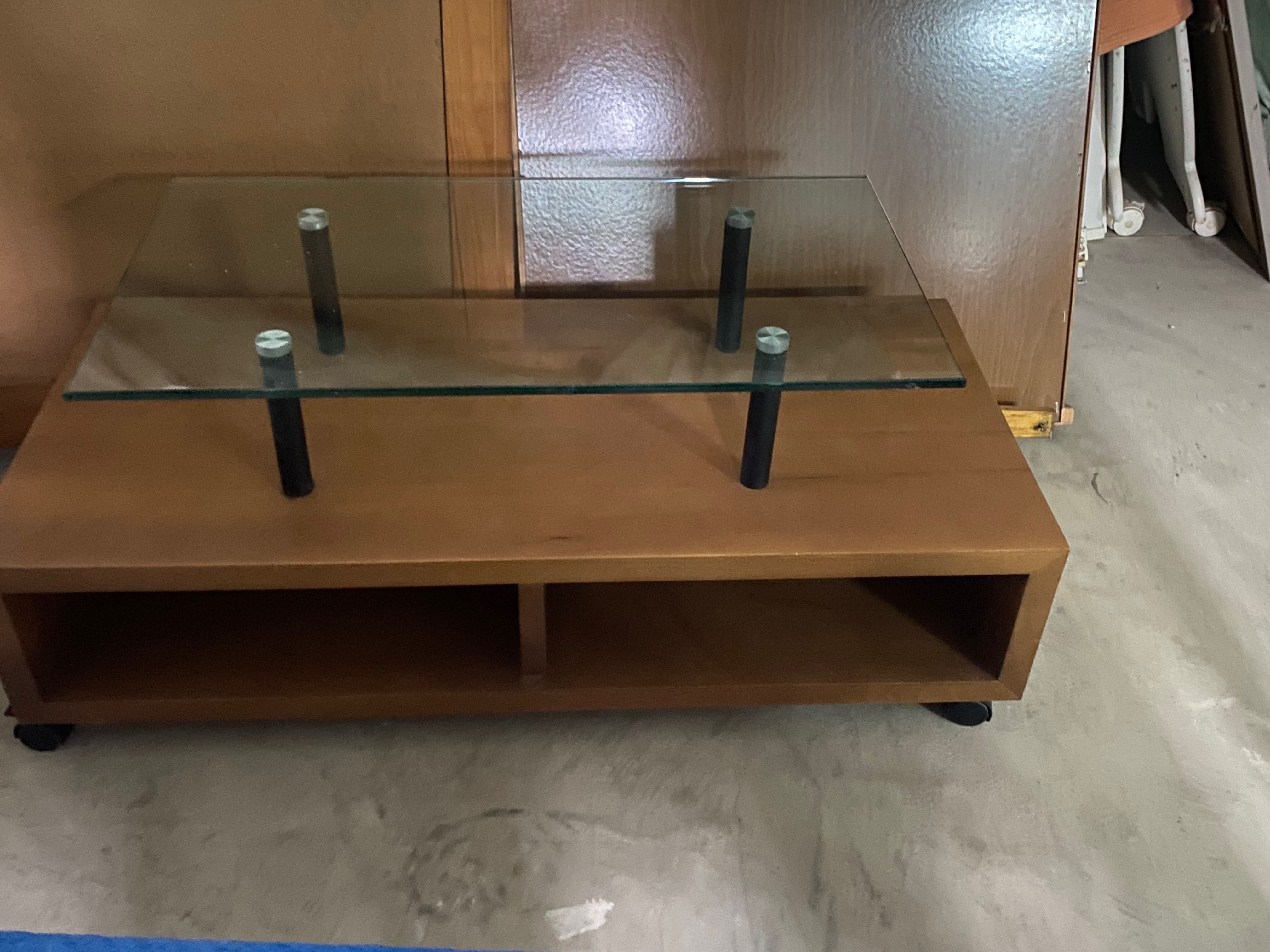 Mesa de TV de madeira e vidro