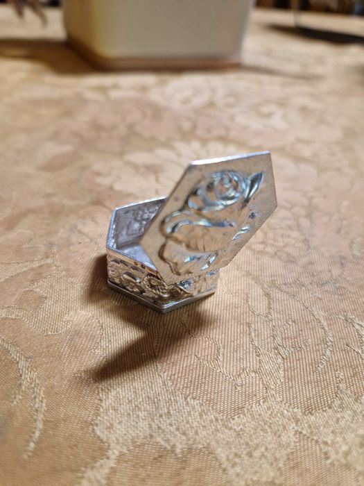 Caixinha Antiga em Prata Trabalhada – com Marca de Contraste