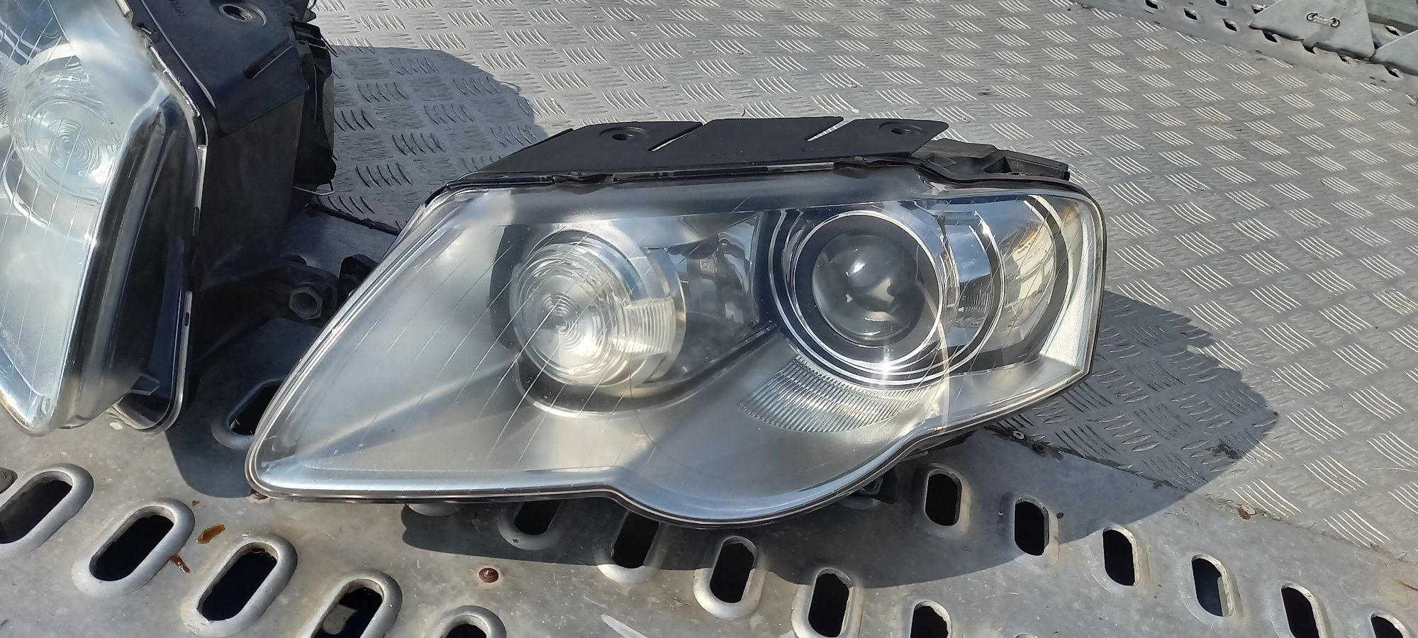 Lampy Lewy Prawy przód Bi Xenon Reflektor Vw Passat B6 3C0 EUROPA Kpl.