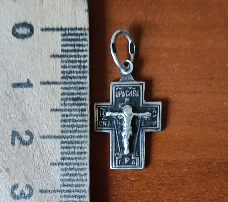 Срібний хрестик  в дуже гарному стані