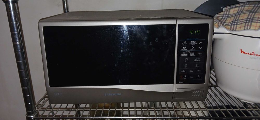 продам микроволновую печь  SAMSUNG