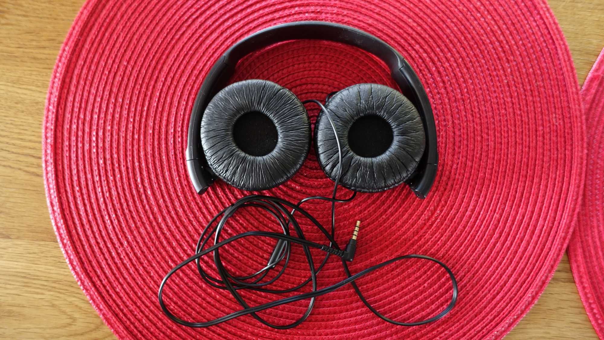 Słuchawki przewodowe Sony MDR-ZX 110, bardzo mało używane.
