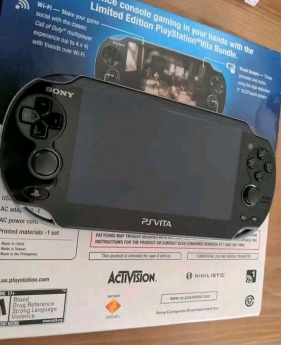 Consola PlayStation PS Vita com 2 Jogos