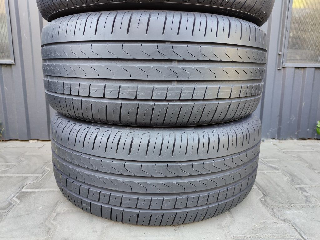 235/40/19 Pirelli Cinturato P7 komplet