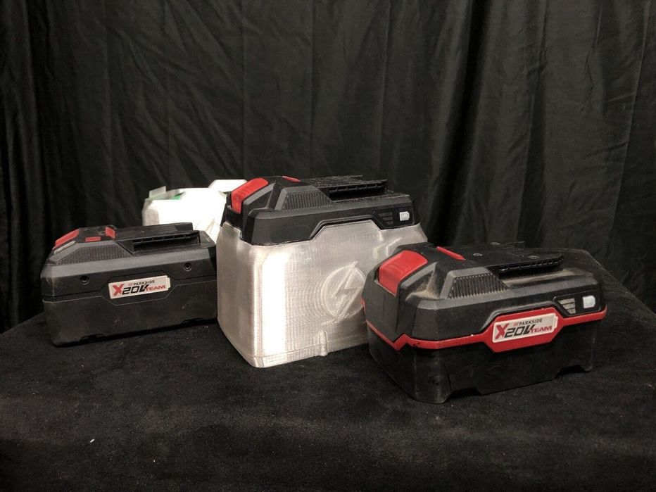 Parkside 20V Baterias de 15Ah

Carcaça impressa em 3D. 
( ABS Preto )