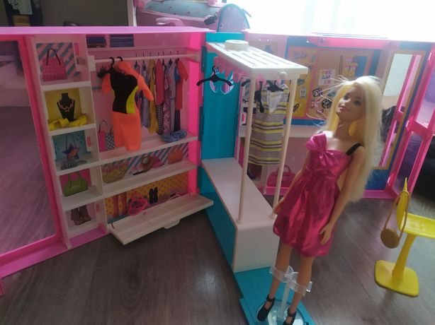 Szafa Barbie idealna