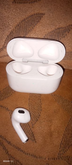 Оригинальный Левый наушник с кейсом AirPods 3 поколения А2565