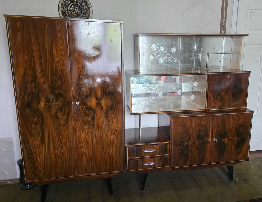 Kredens PRL 1970 orzech