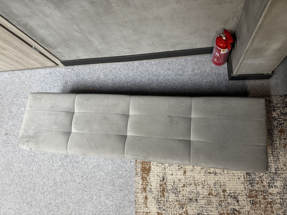 Pufa z pojemnikiem / siedzisko