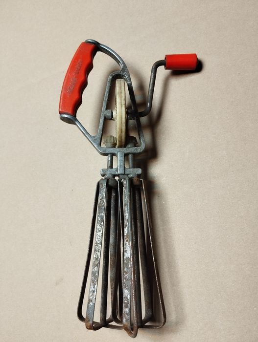 Stary ręczny mikser mieszadło