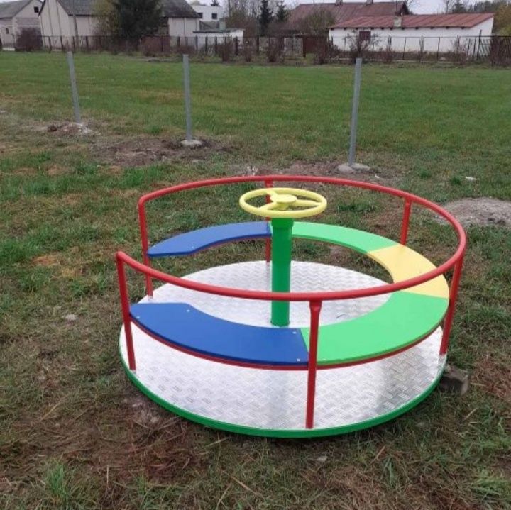 Karuzela na publiczne I prywatne place zabaw