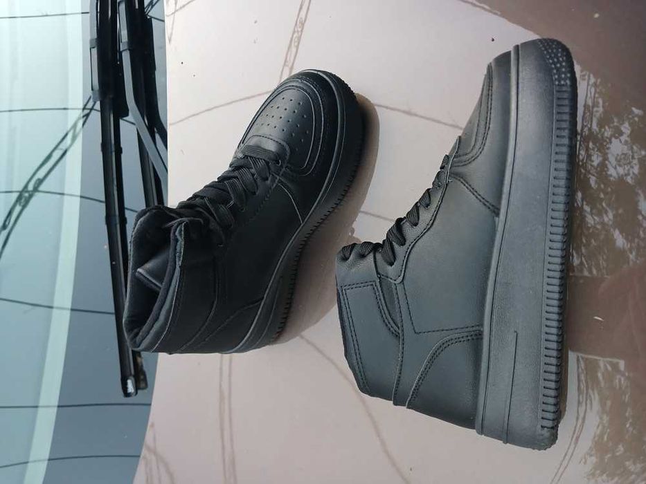 Круті кросівки/хайтопи. р.39(але дуже маломір)