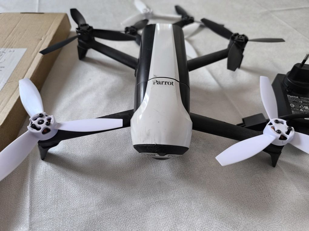Vendo Drone Parrot Bebop 2