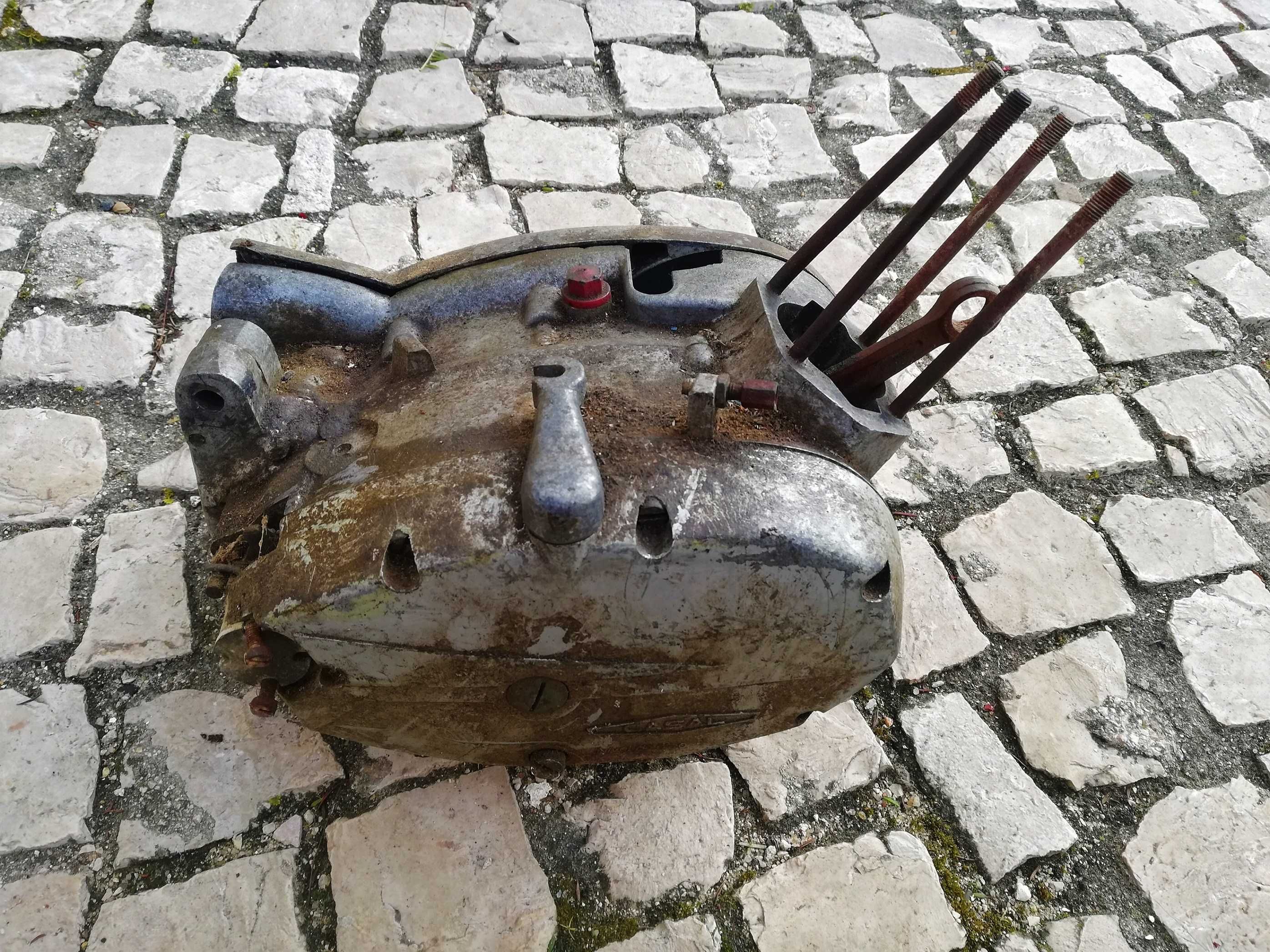 Motor Casal M147 de 2 velocidades de pé