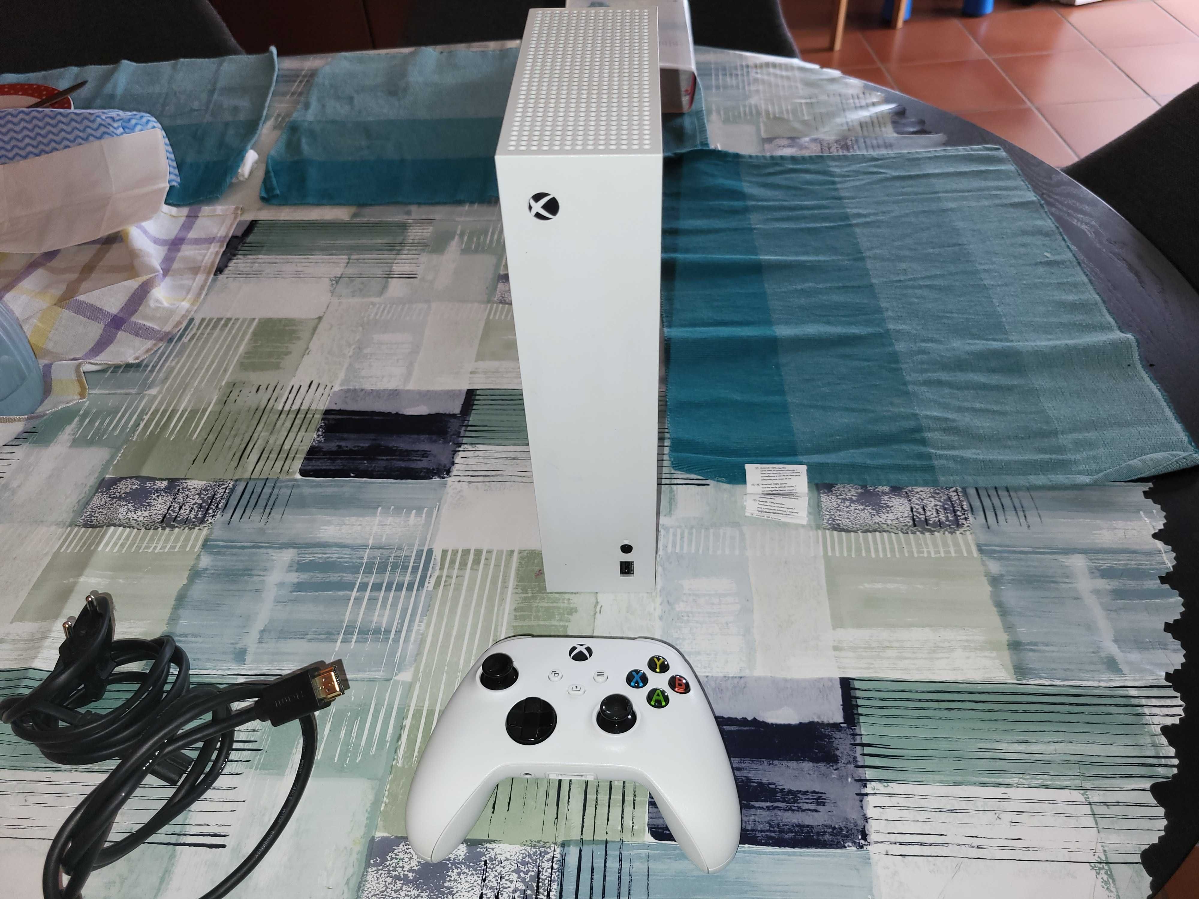 Xbox Series S com comando