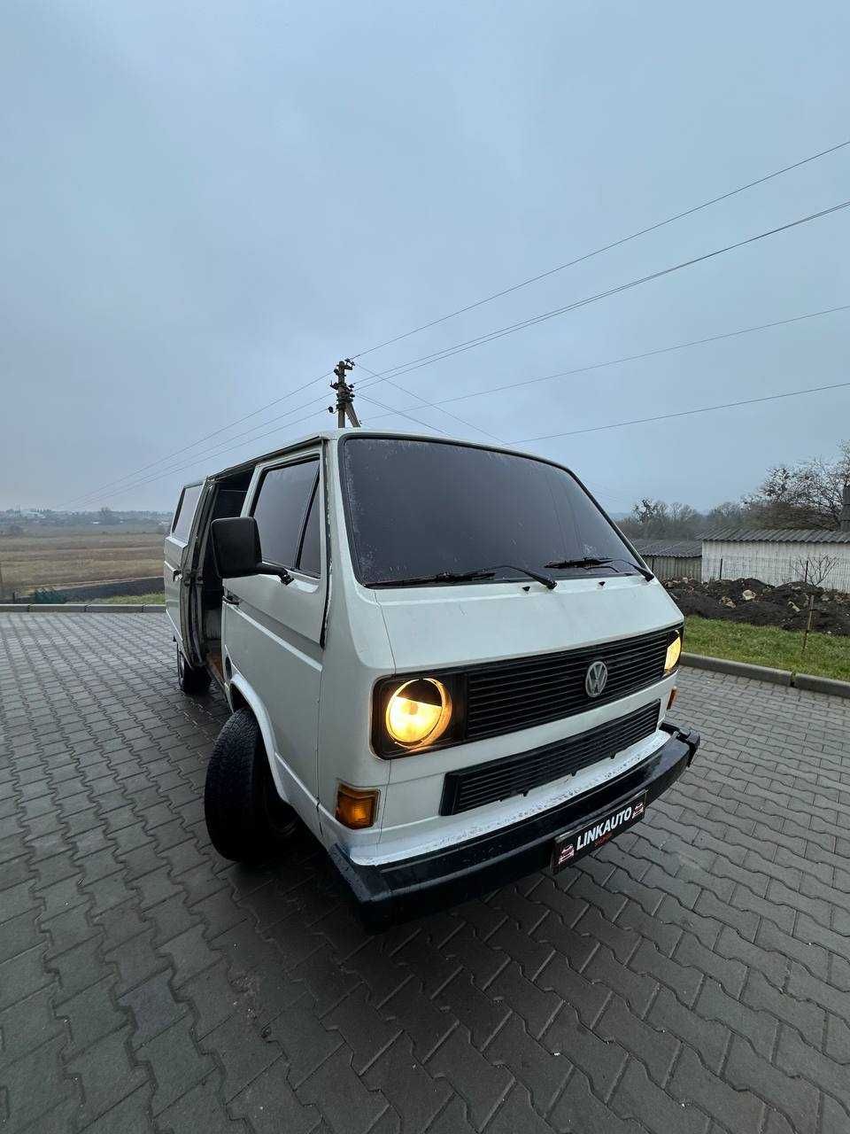 Volkswagen Caravelle Transporter 8+1 пасажир в хорошому стані