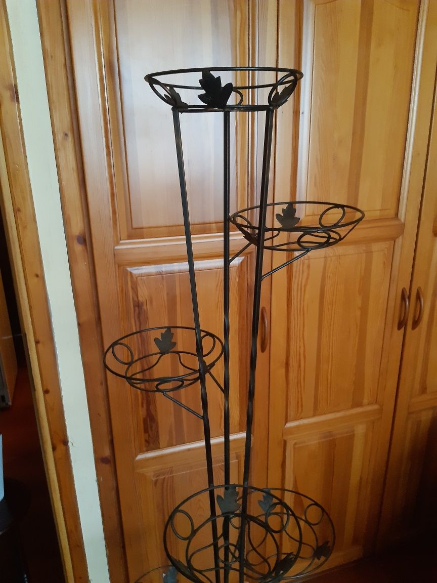 Stary metalowy kuty kwietnik 170 cm