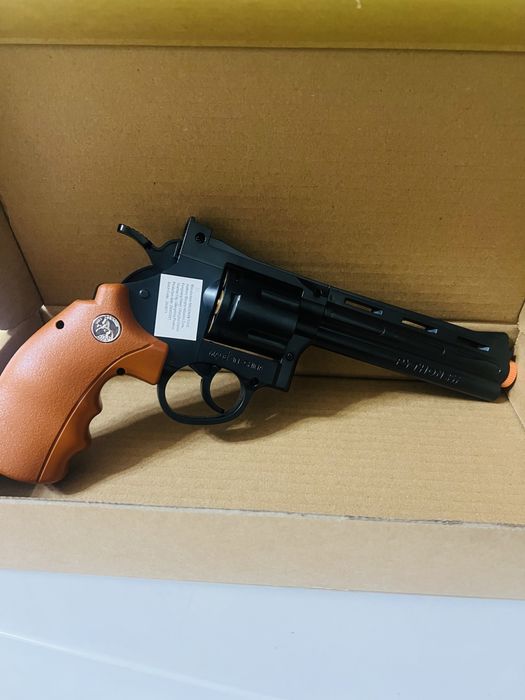 Пістолет револьвер великий якісний