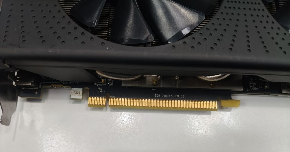 Sapphire Nitro + Radeon RX580 4gb на родных пломбах