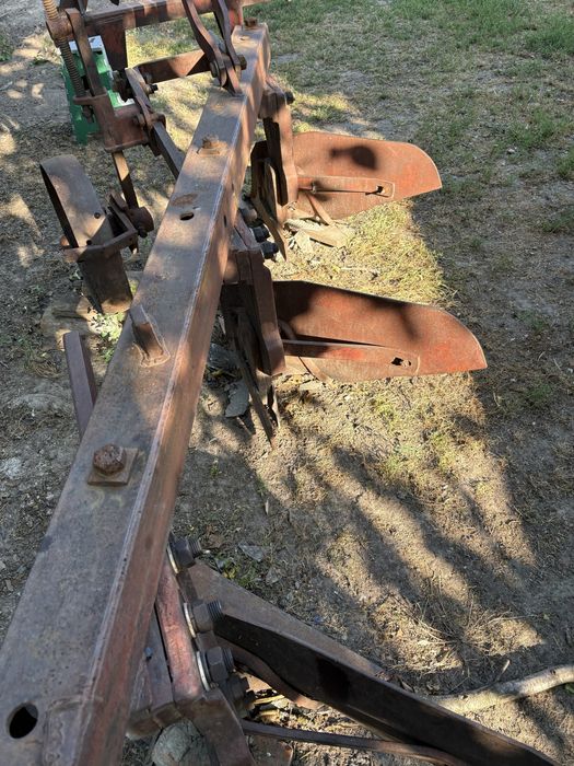 Продам Плуг ПЛН 3-35