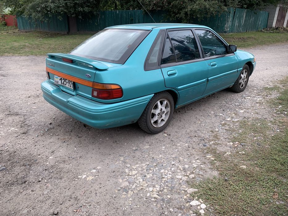 Форд Ескорт LX 1.9 бензин