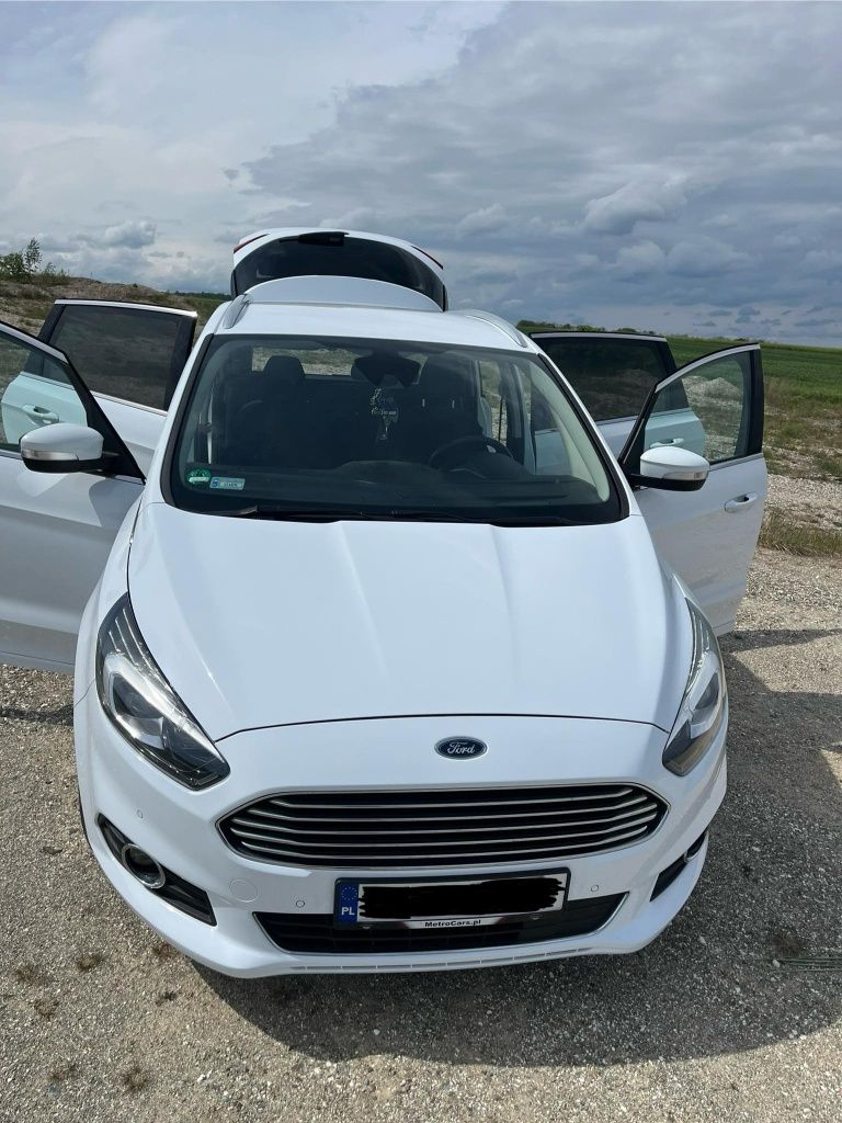 Ford S-Max wersja  pięcio osobowa stan idealny