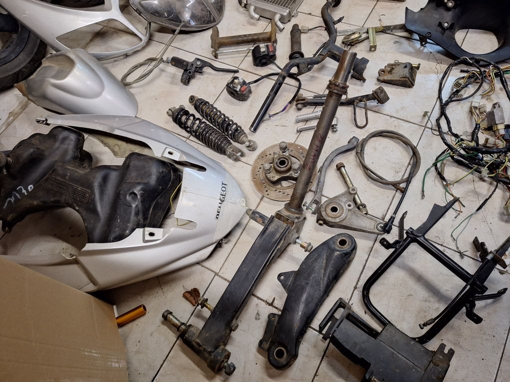 Peugeot Speedfight 2 części owiewki koło amor lampa chłodnica plastik