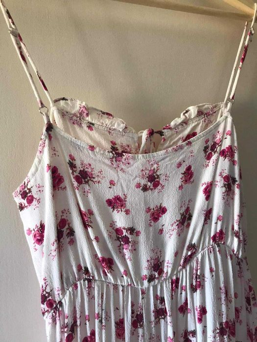 Vestido midi Stradivarius