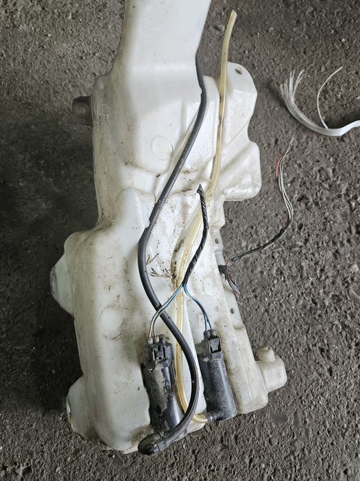Toyota Rav4 Zbiorniczek spryskiwaczy