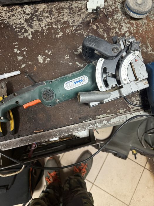 Frezarka czolowa  EUROTEK BJ390 i wiartarka .