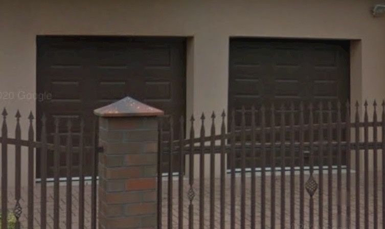 Sprzedam dwie uzywane bramy segmentowe wisniowski 240x220w