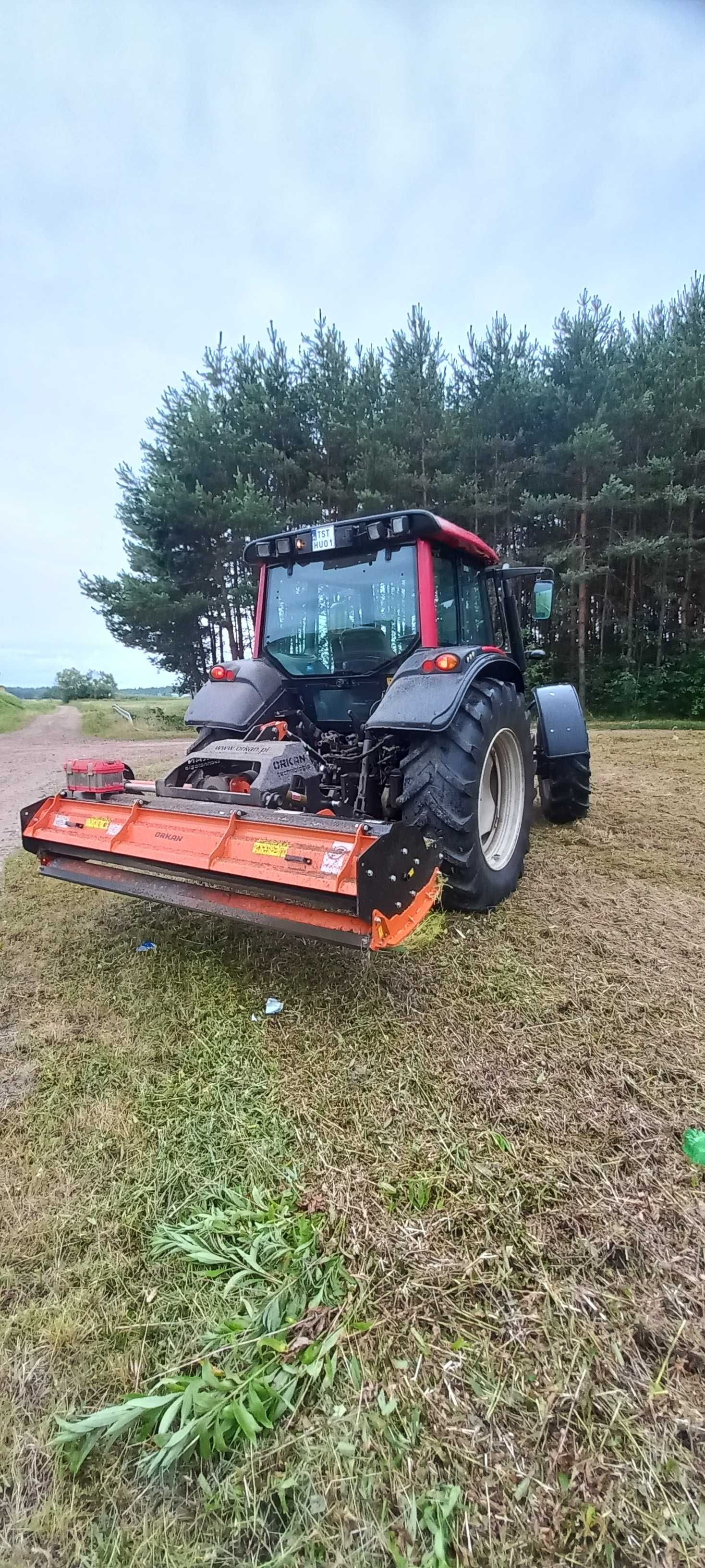 Koszenie traw, nieużytków kosiarką bijakową i mulczerem leśnym