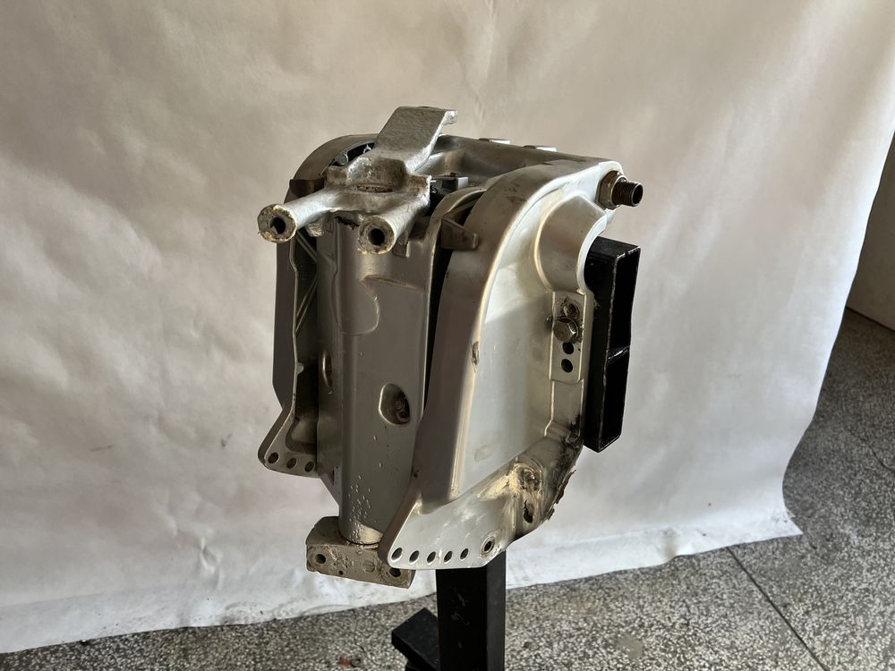 Mocowanie silnika zaburtowego  Honda BF 130