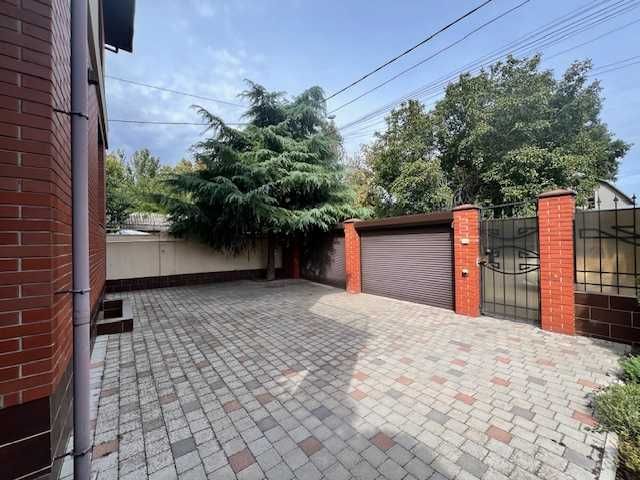 Отдельностоящее здание-жилой дом-офис в районе Адмиральского проспекта