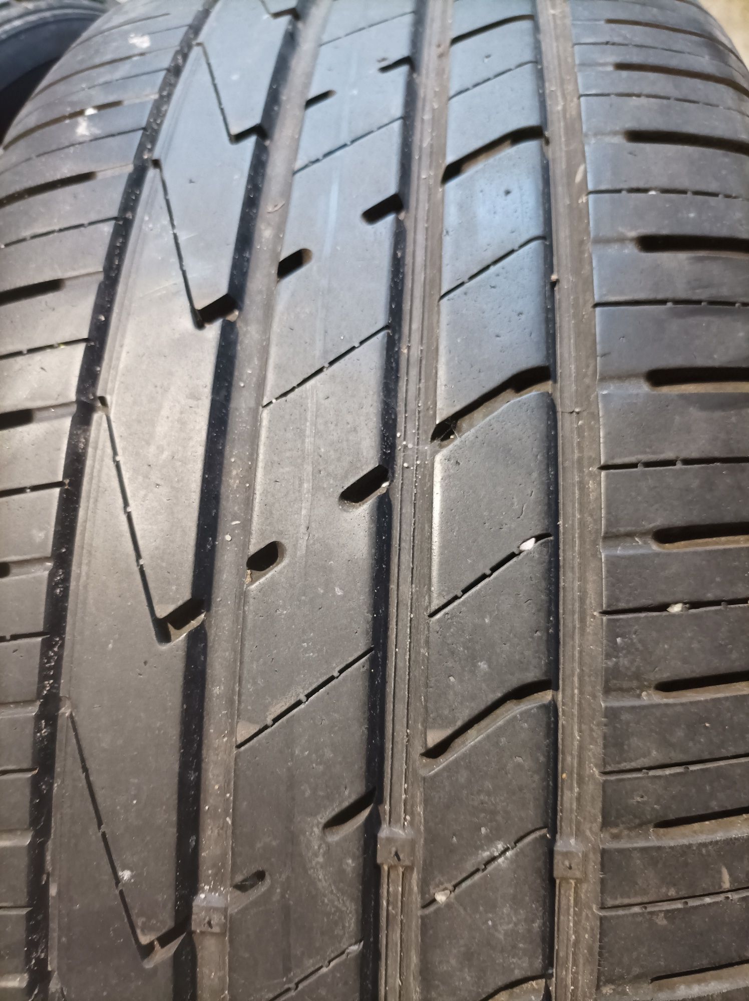 Opony letnie hankook 235/50 R19