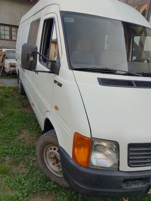 грузопасажирський мікроавтобус