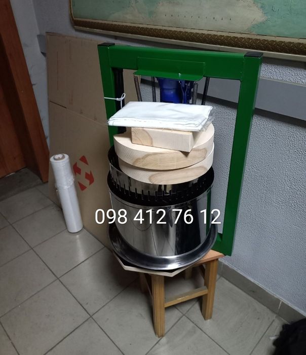 Прес для соку на 25 л з гідравлічним домкратом