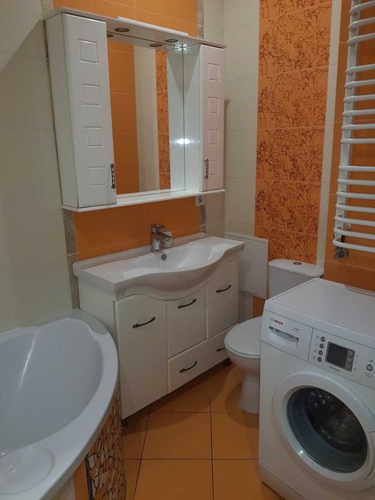 2-х кімнатна квартира , м. Кам'янка-Бузька,  ЦЕНТР