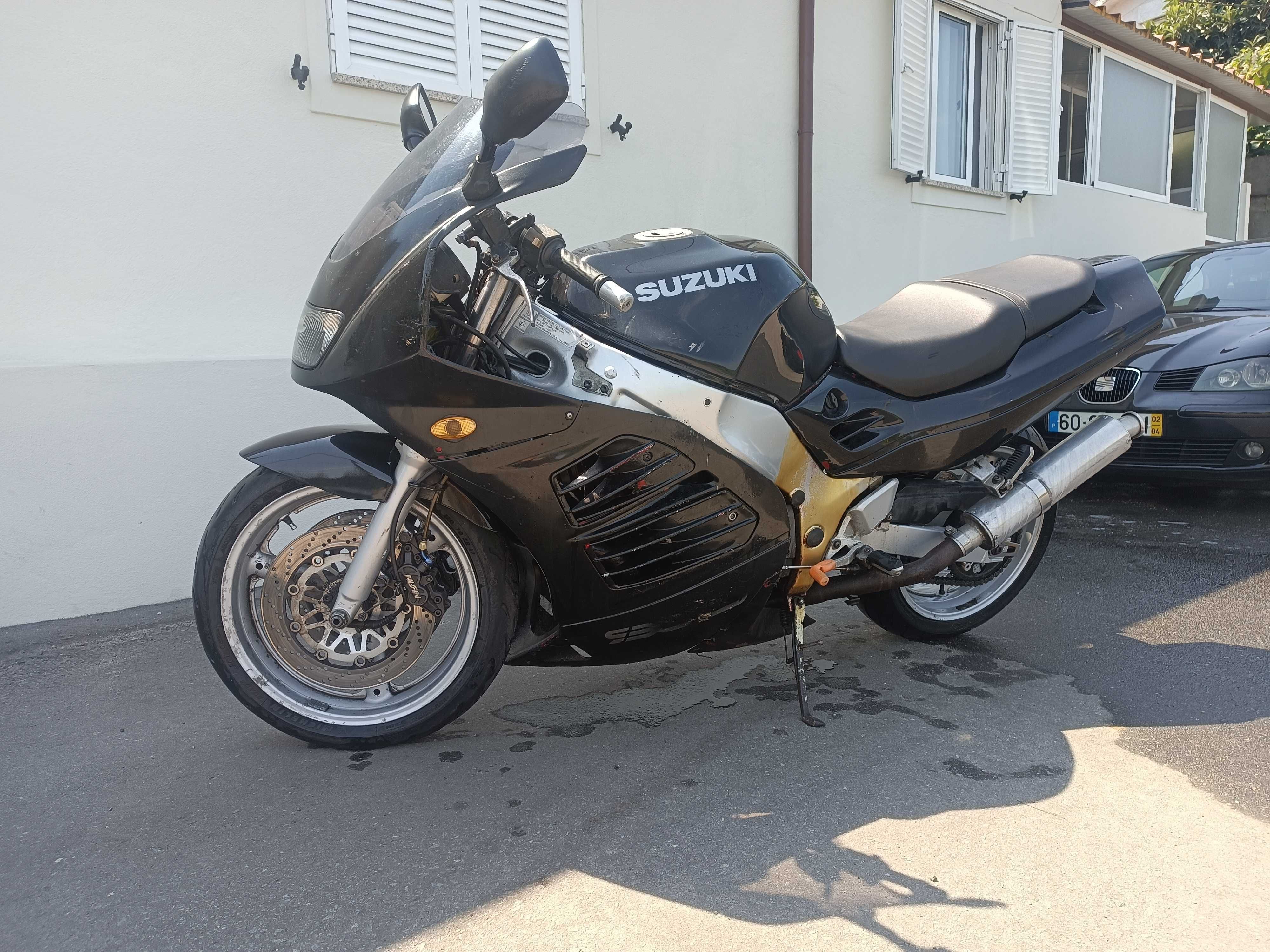 Suzuki rf900r gt73a