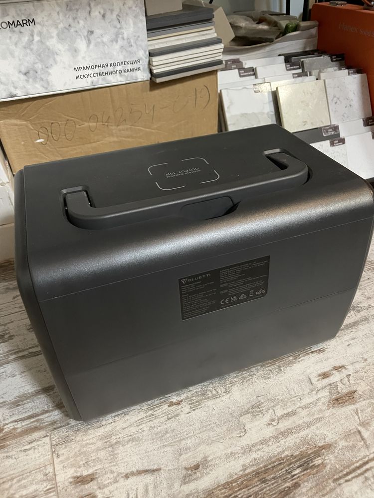Зарядна станція Bluetti EB70