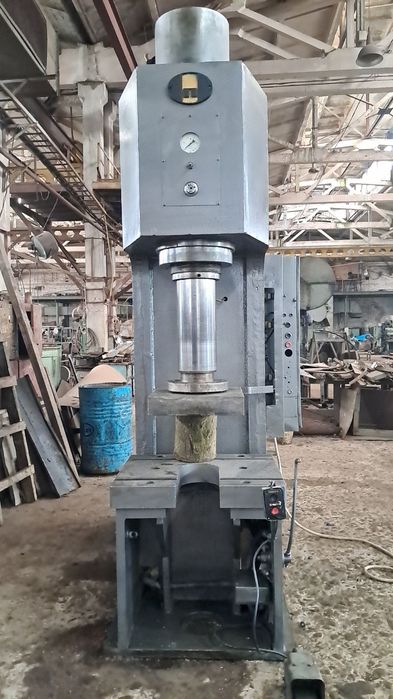 Пресс гідравлічний П6332Б 160 т.с