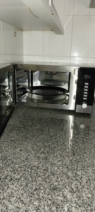 Micro-ondas BECKEN BMW4288 (30 L - Com Forno e Grill - Preto)