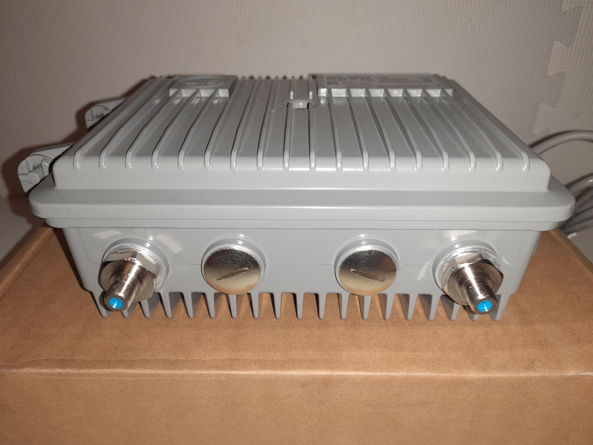 Wzmacniacz szerokopasmowy WISI VALUE VX 22 0C
