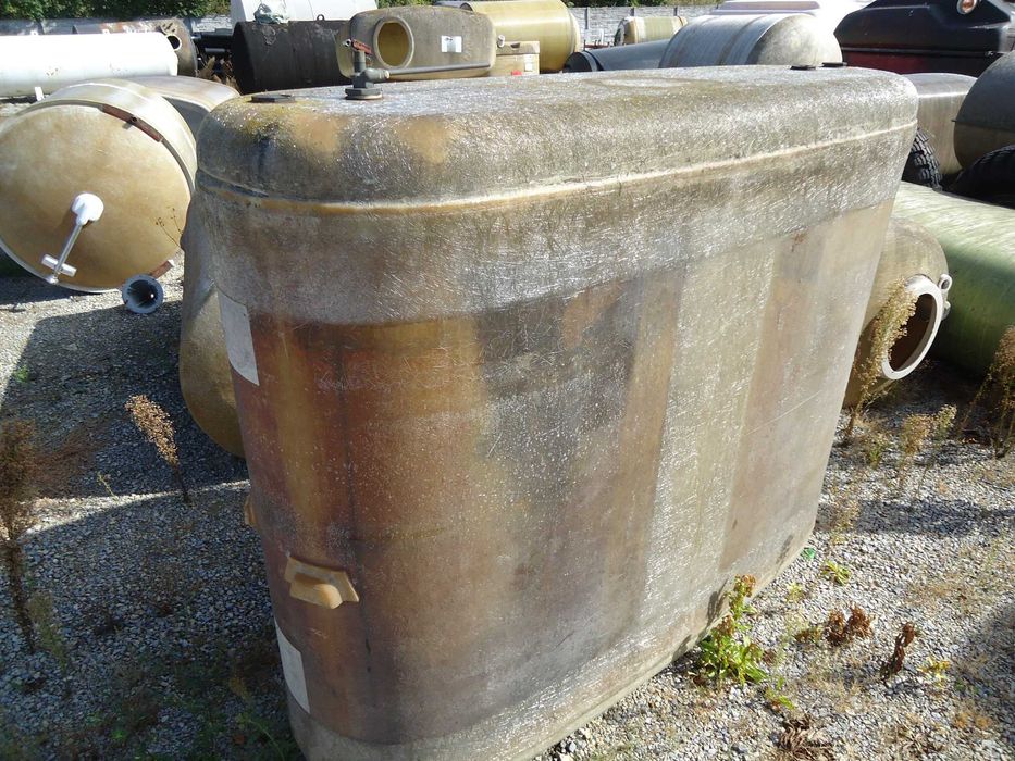 Zbiornik 2000L z włókna szklanego stojący na olej szambo inne cele