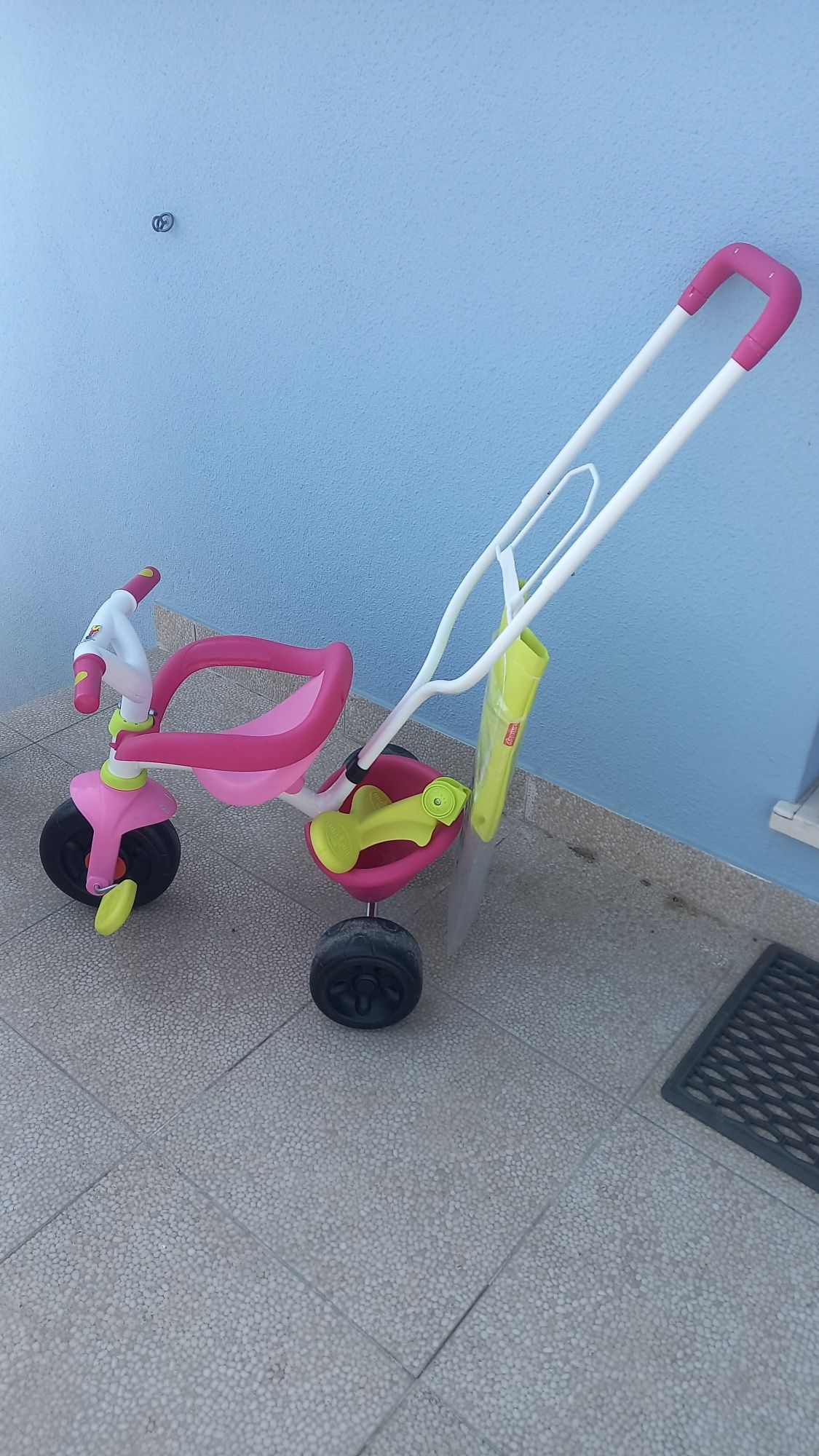 Triciclo Smoby evolutivo para bebé