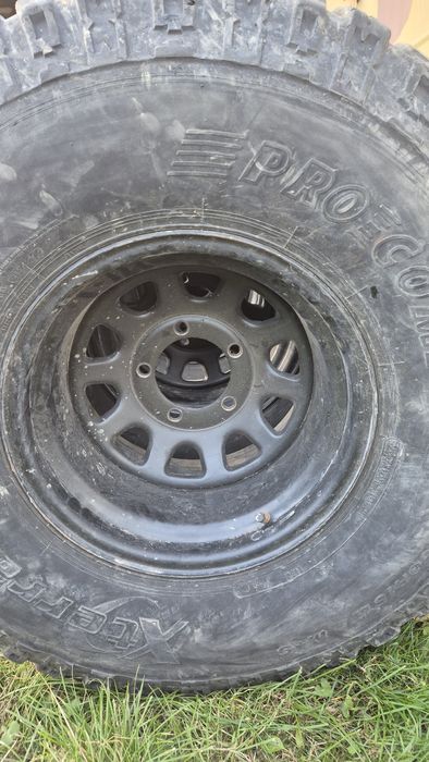 Резина уаз 5 колес р15. 35 з дисками -40