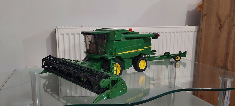 Bruder John Derrre  2132 kombajn