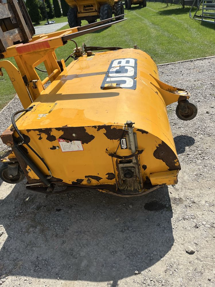 Zamiatarka JCB SC240 Q-fit badz widly szczotka do koparko ladowarki